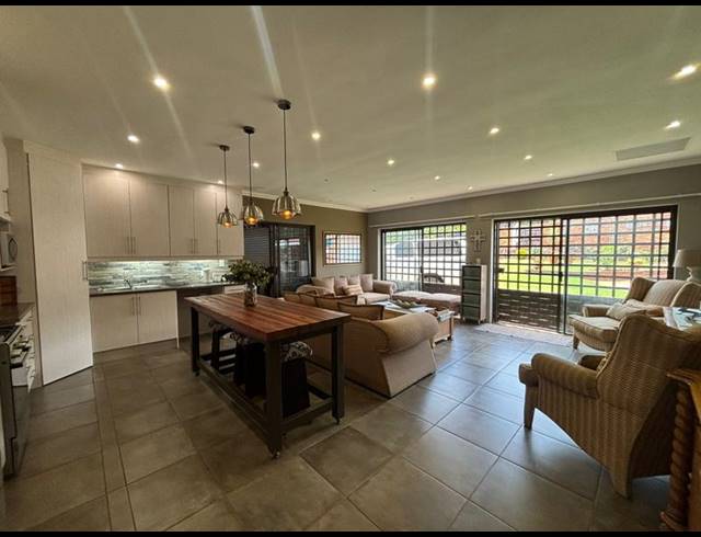 2 BEDROOM HOUSE FOR SALE IN FLORIDA